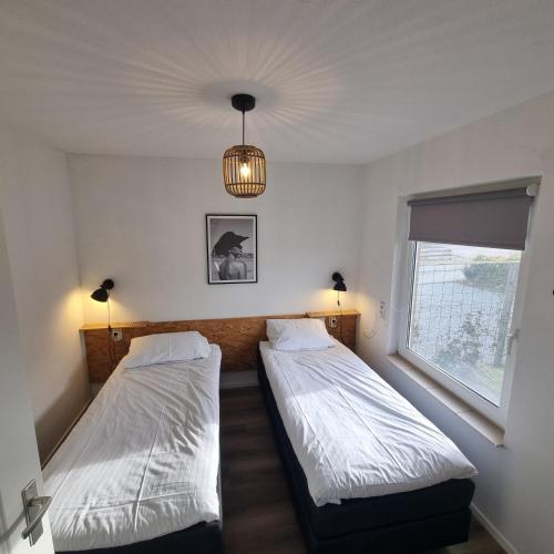 Jacuzzi & Sauna Villa — 4-Star Luxury Hotel in Tzummarum, Netherlands