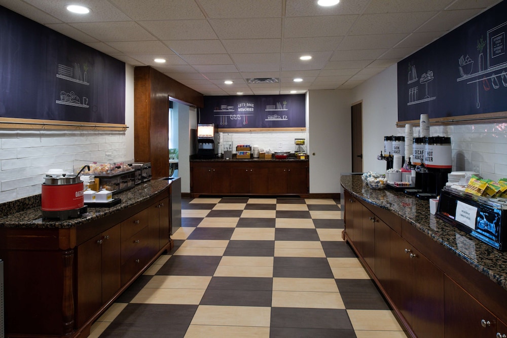 Hampton Inn Wytheville - photo 57