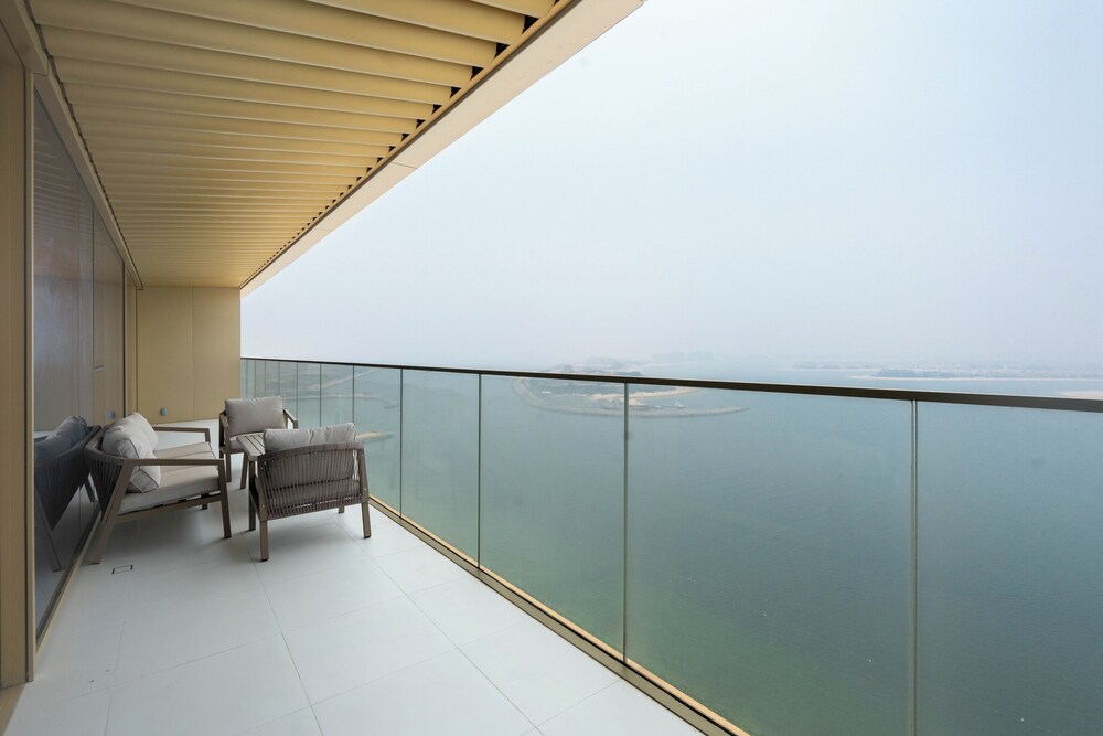 KeyRock Palm & Sea View at Grand Bleu — 4-Star Luxury Hotel in Dubai, United Arab Emirates