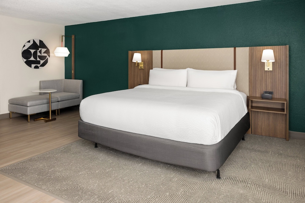 Holiday Inn & Suites Columbia NE Ft Jackson Area by IHG - photo 19