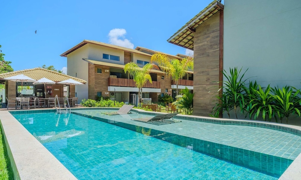 Apt c Piscina e 2 Suítes em Guarajuba TRA0014 — 4-Star Luxury Hotel in Camacari, Brasil