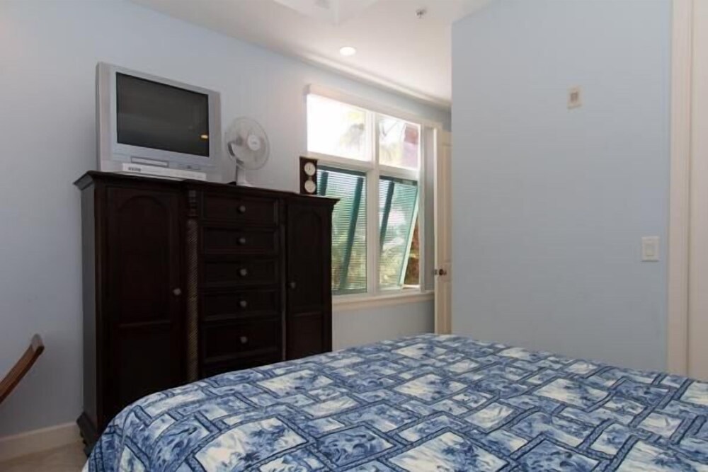 Bradenton Beach Club D - photo 17