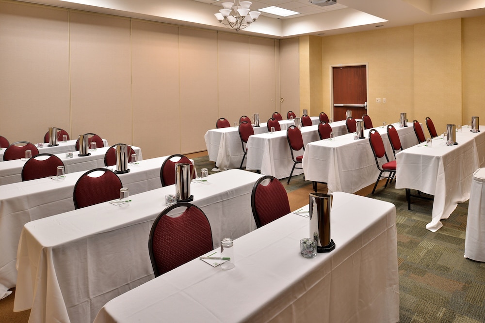 Holiday Inn Madison at The American Center by IHG - photo 60