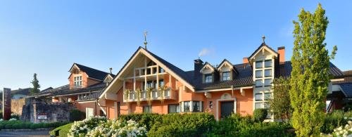 Landhaushotel Hof Wasserkuppe — hotel in Poppenhausen