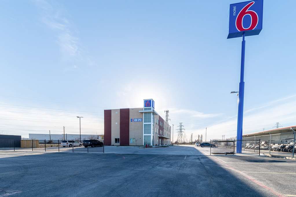 Motel 6 Fort Worth TX North Saginaw - photo 2