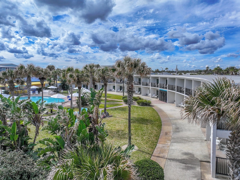Seahorse Oceanfront Inn - photo 104