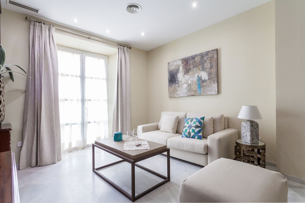 Green Apartments Sierpes — 4-Star Luxury Hotel in Sevilla, Spain