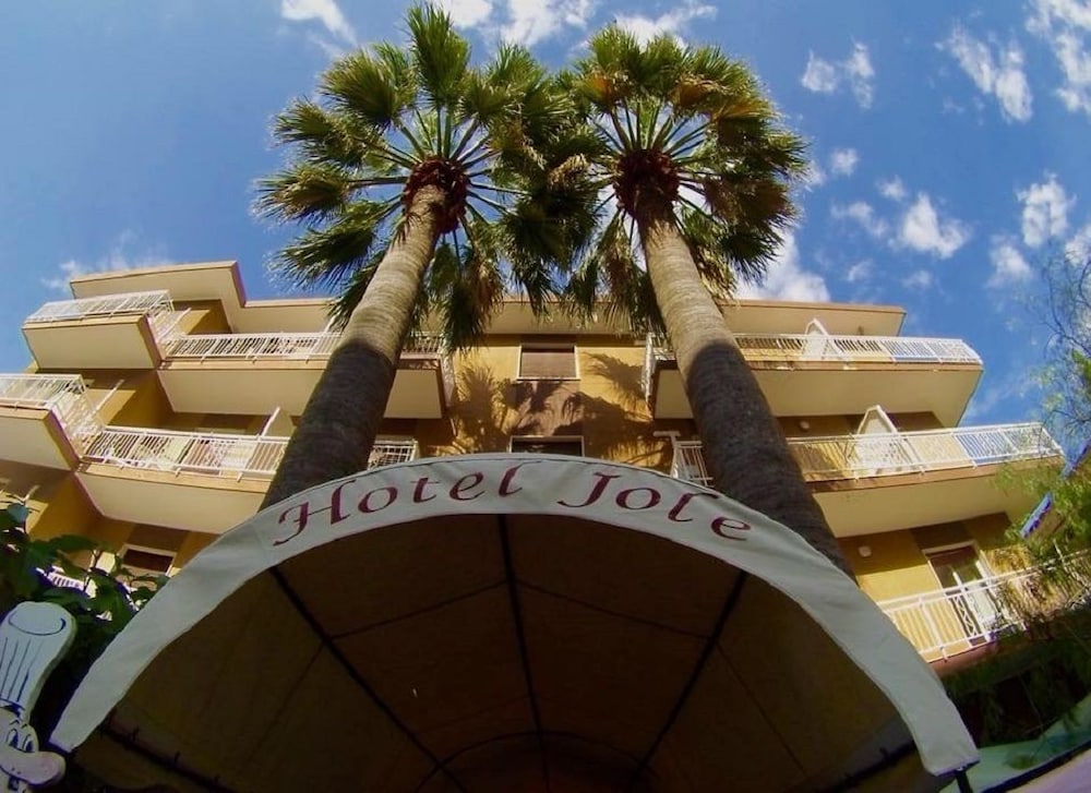 Hotel Jole - carbon neutral hotel in Andora