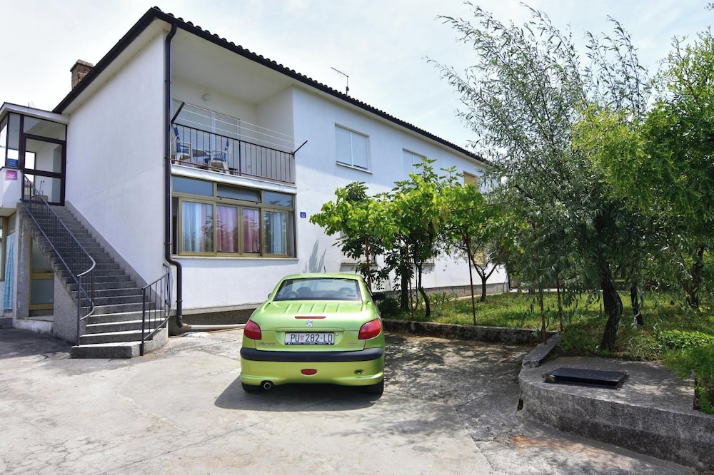 Apartments by the sea Umag 22628 — 4-Star Luxury Hotel in Umag, Croatia