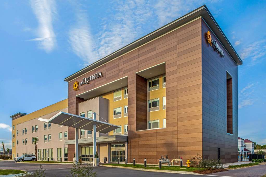 La Quinta Inn & Suites by Wyndham Miramar Beach Destin - photo 3