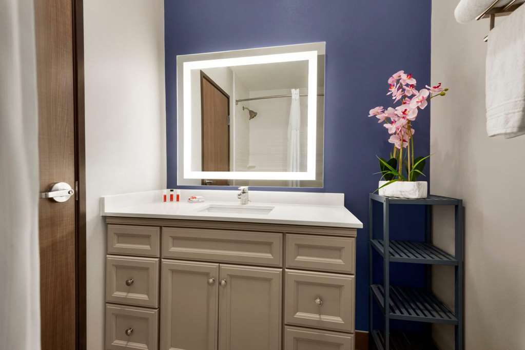 Days Inn & Suites by Wyndham Beaumont West I 10 & Walden - photo 25