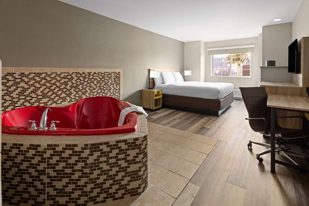 Days Inn by Wyndham Jackson Downtown - photo 21