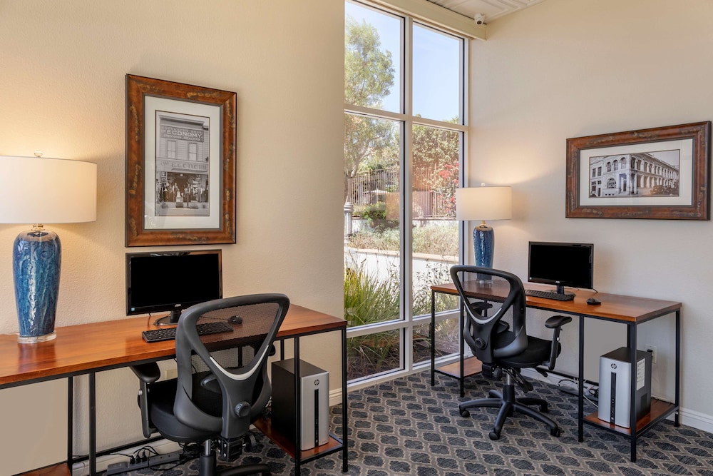 Best Western Plus Royal Oak Hotel - photo 31