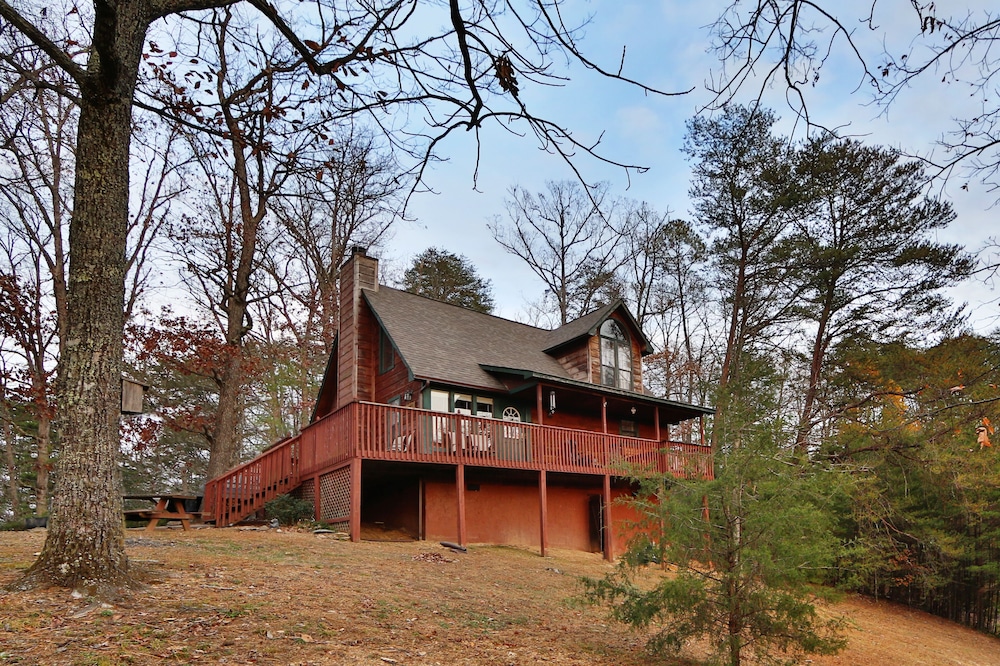 Windsong Two Bedroom Cabin — 4-Star Luxury Hotel in Sevierville, United States