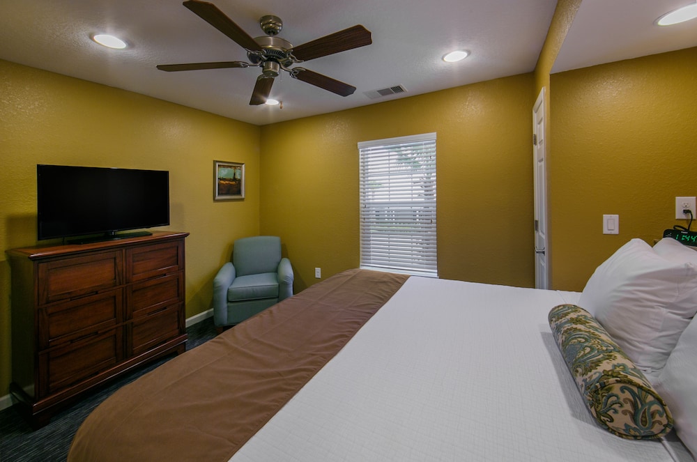 Holiday Inn Club Vacations Orlando Breeze Resort by IHG - photo 7