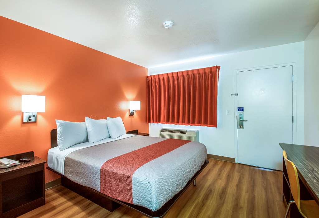 Motel 6 Youngtown AZ Phoenix Sun City - photo 13