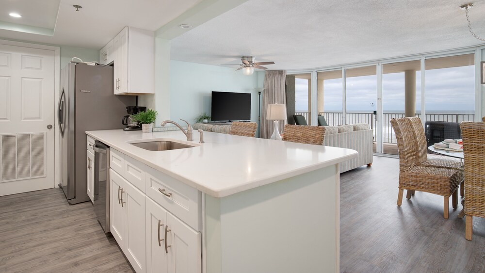 Long Beach 4 1007E 556192 by RedAwning - photo 30