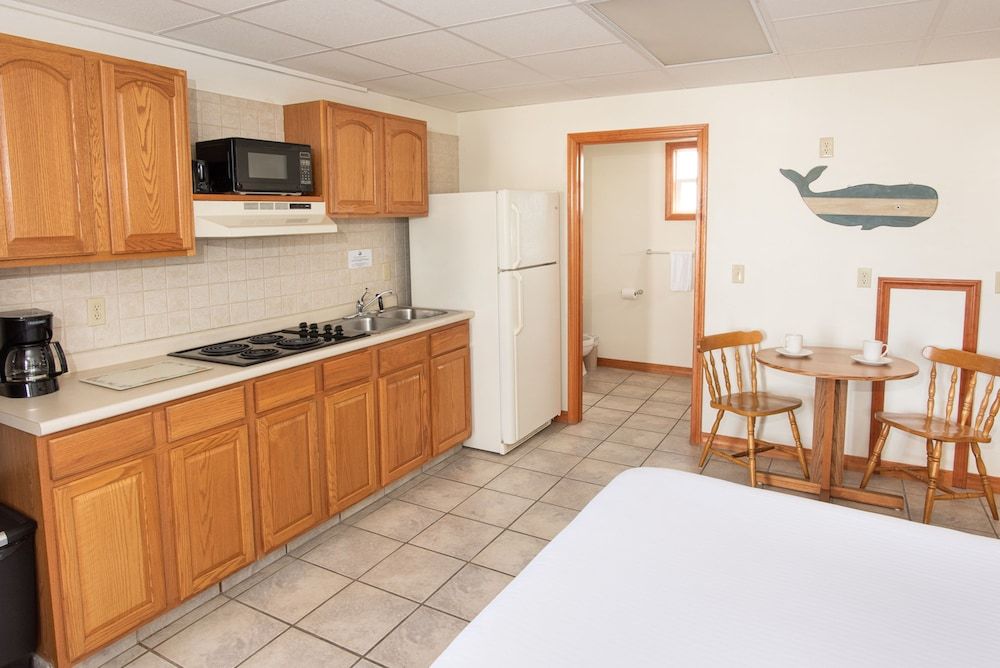 Abellona Inn & Suites - photo 7