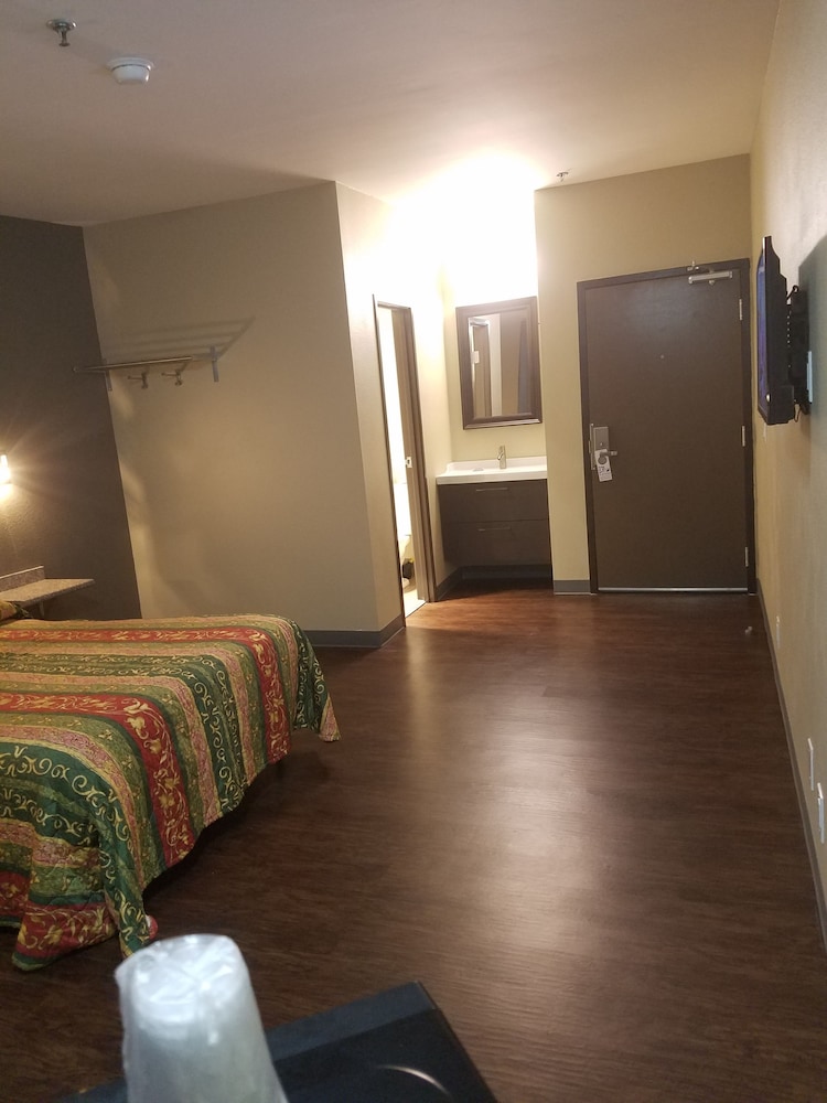 Travel Time Motel - photo 36