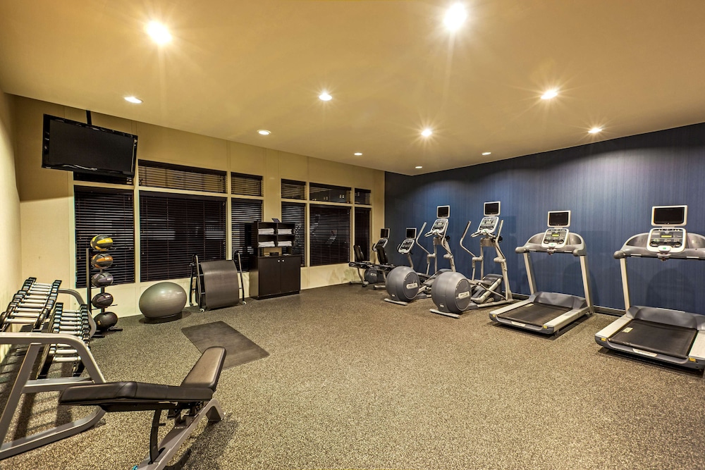 Hampton Inn New York LaGuardia Airport - photo 16