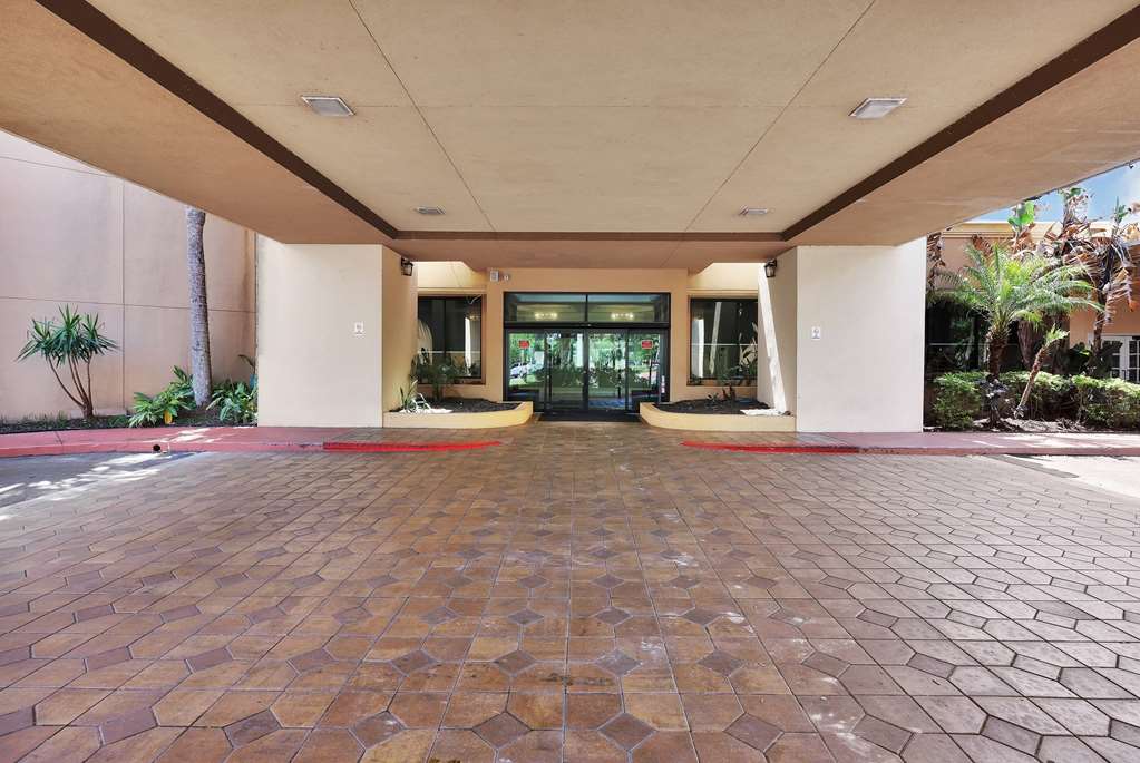 Ramada by Wyndham Jacksonville I 95 by Butler Blvd - photo 6