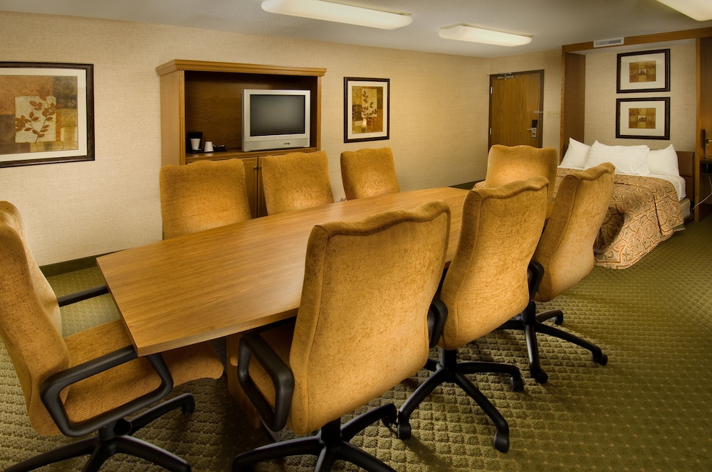 Days Inn by Wyndham Rolla - photo 26