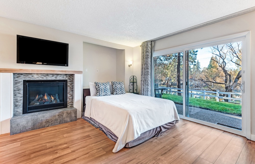 Bend Riverside Inn & Suites - photo 188