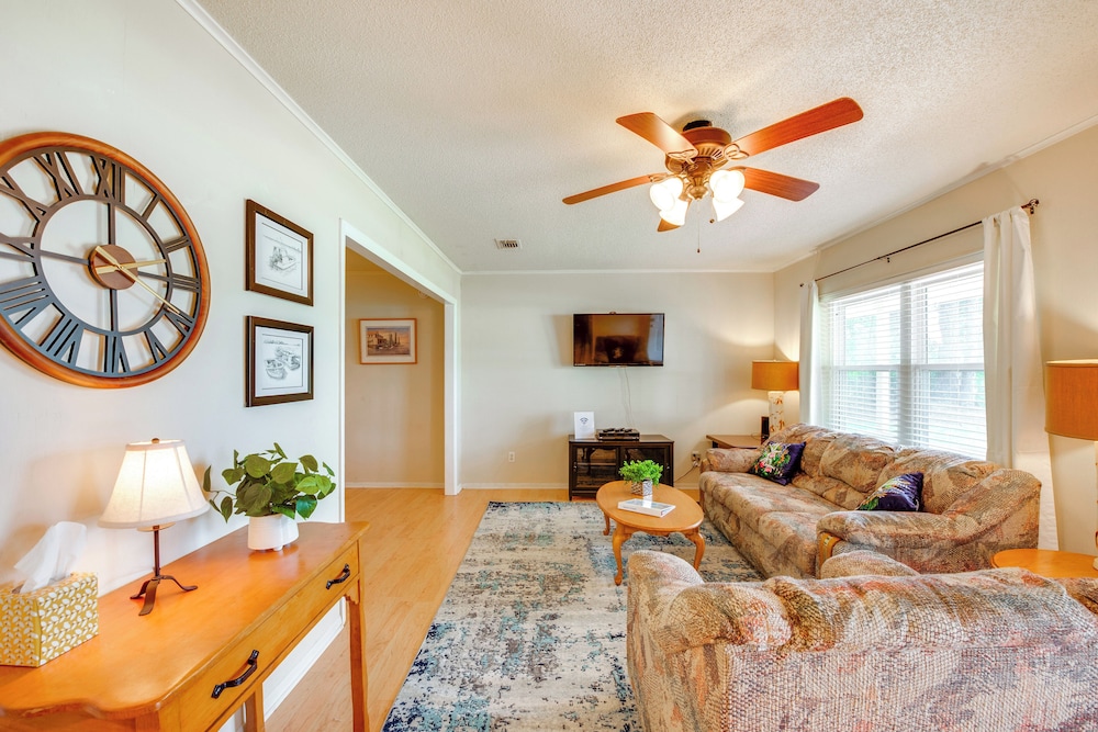 Fish Relax And Repeat Home W Yard In Eastpoint 21592028 — Eastpoint