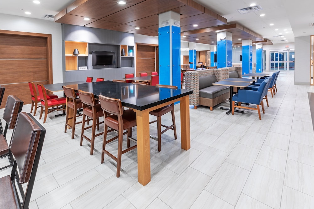 Holiday Inn Express & Suites Stafford NW Sugar Land by IHG - photo 37