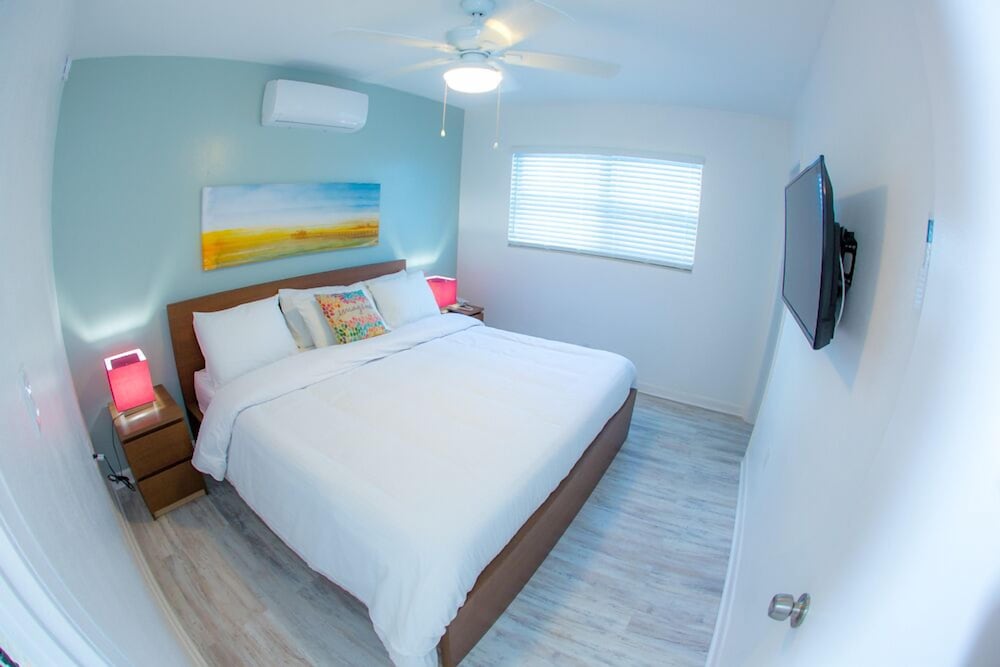 St Pete Beach Suites - photo 39