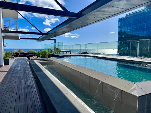 Peak of Cape Town apartment with rooftop pool