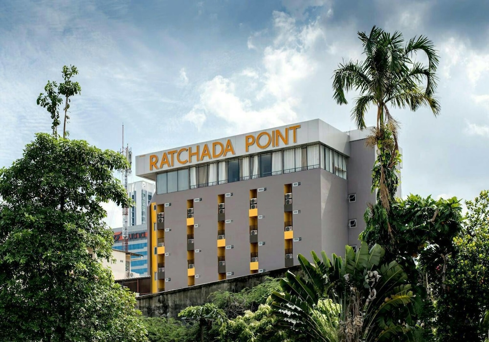 Ratchada Point Hotel - carbon neutral hotel in Bangkok