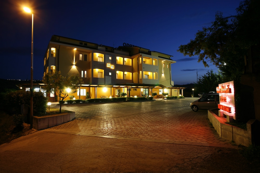 Hotel Maria — hotel in Pineto