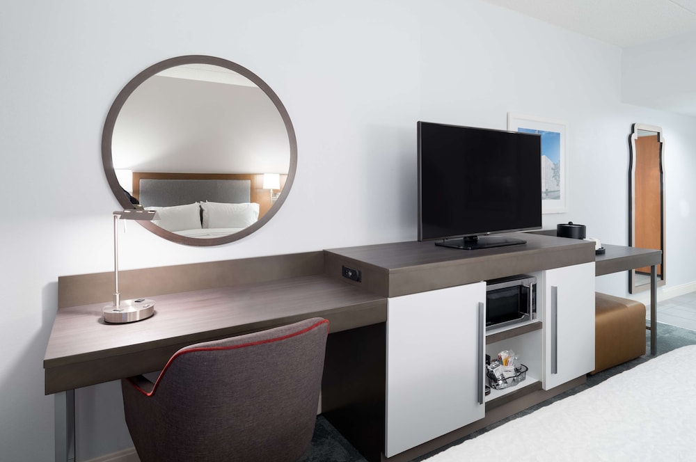 Hampton Inn Philadelphia Center City Convention Center - photo 10