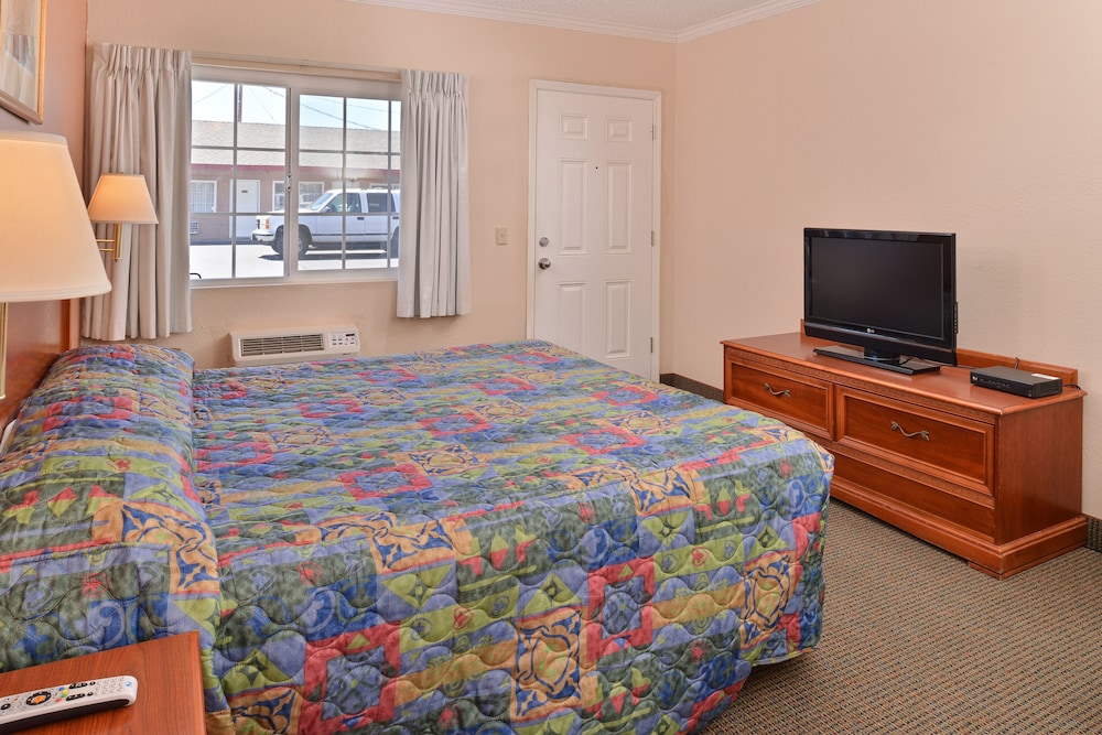 Golden Eagle Motel - photo 10
