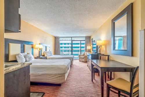 Landmark Resort Courtyard View Unit 1408 — 4-Star Luxury Hotel in Myrtle Beach, United States