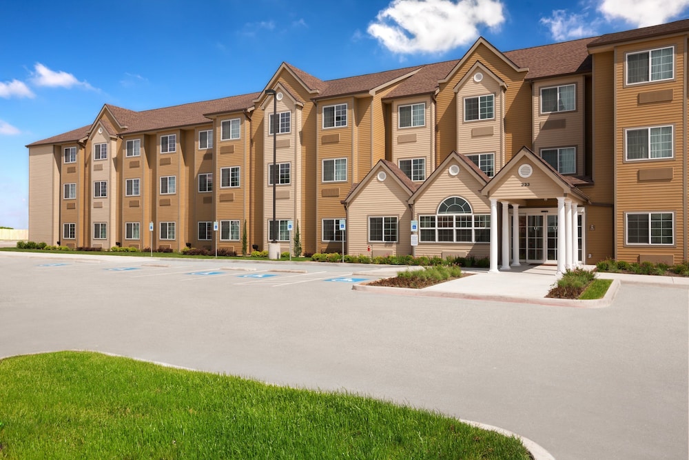 Microtel Inn & Suites by Wyndham Cotulla - photo 21