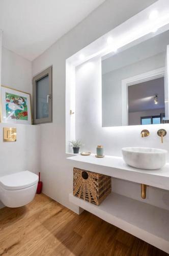 Luxury stay with garden US embassy — 4-Star Luxury Hotel in Athens, Greece