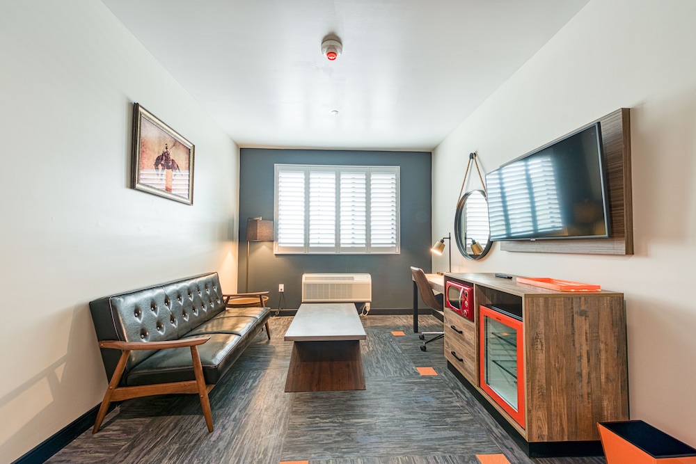 Hotel Lexen Newhall - photo 30