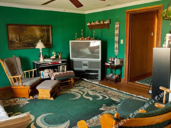 Lamplight Inn - photo 2