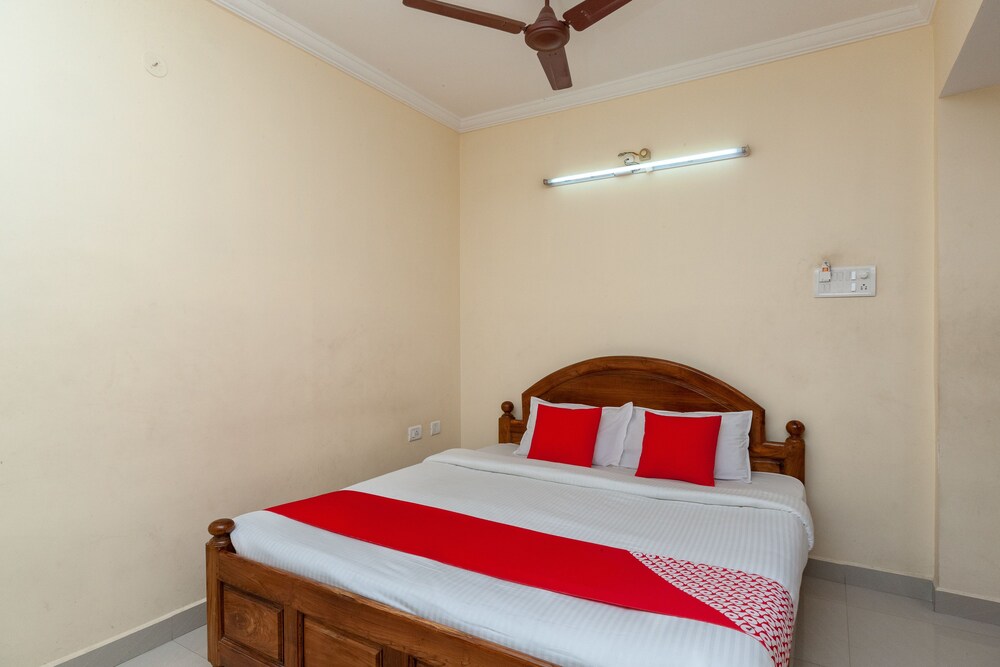 Oyo 5807 Palar Residency — Vellore
