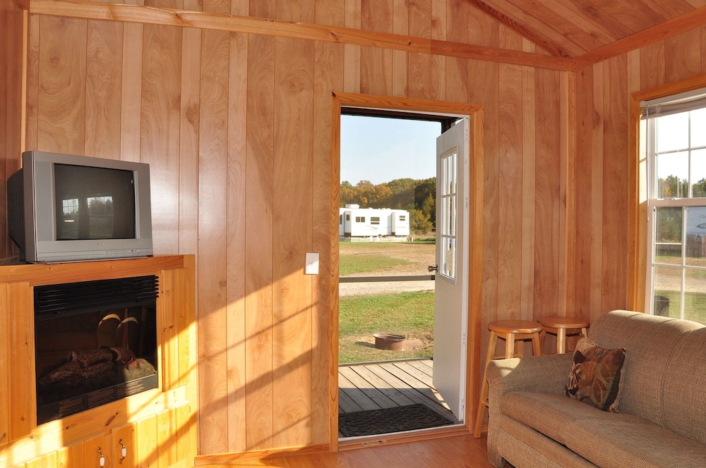 Arrowhead Resort Campground - photo 25