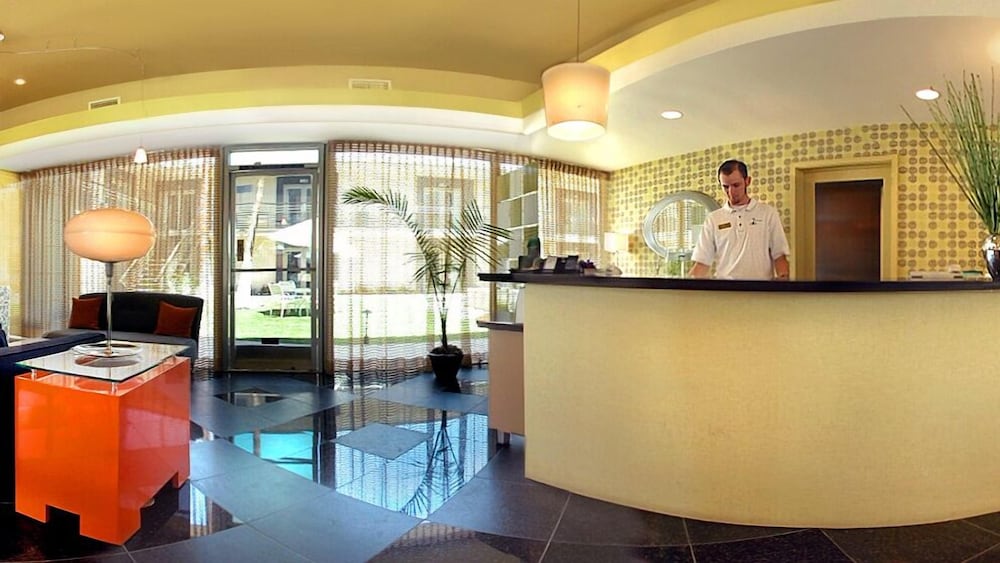 7 Springs Inn & Suites - photo 2