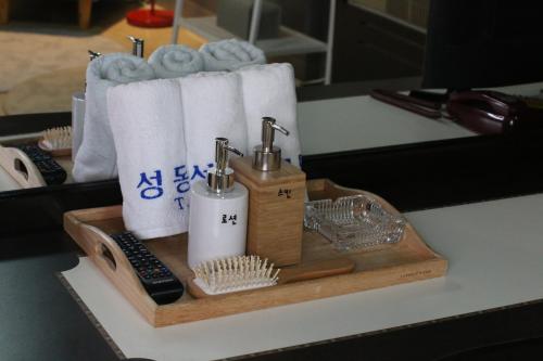 Seong Dong Jang - carbon neutral hotel in Daegu