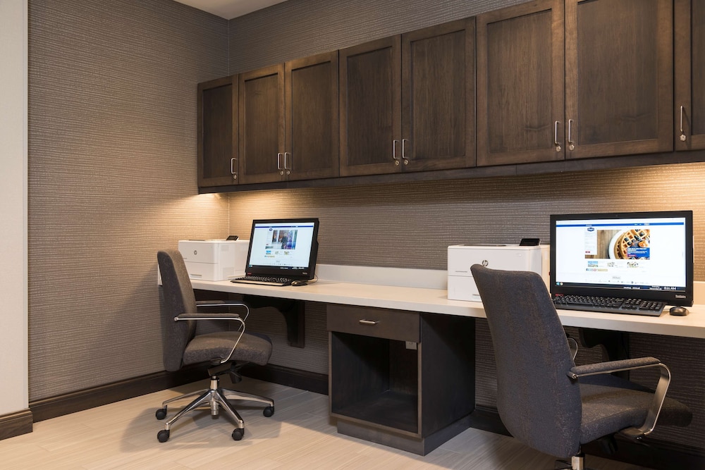 Hampton Inn & Suites Indianapolis Keystone - photo 40