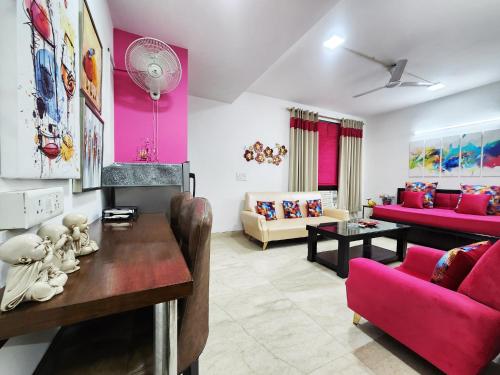 Furnished 1 Bedroom Independent Apartment 3 in Greater Kailash 1 Delhi with Balcony & Lazyboy — 4-Star Luxury Hotel in New Delhi, India