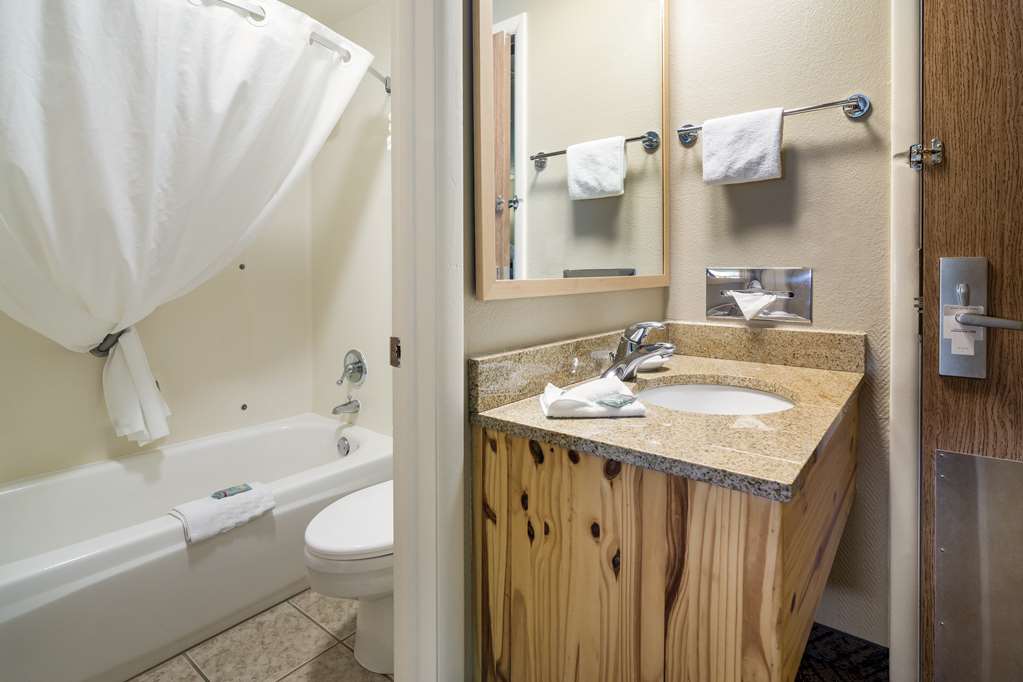 Best Western Golden Spike Inn & Suites - photo 43