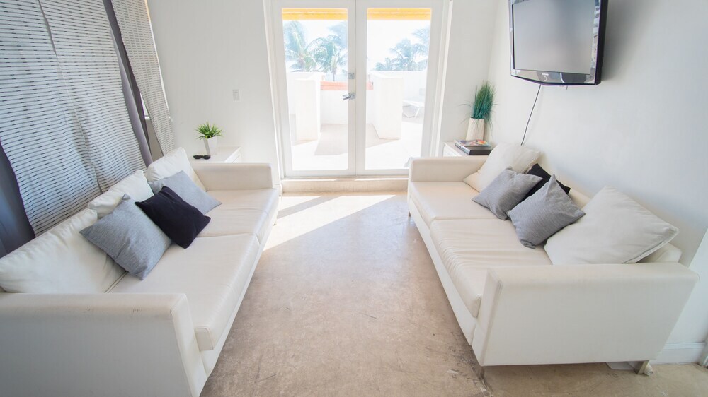Beachfront Suites by YouRent Vacations - photo 5