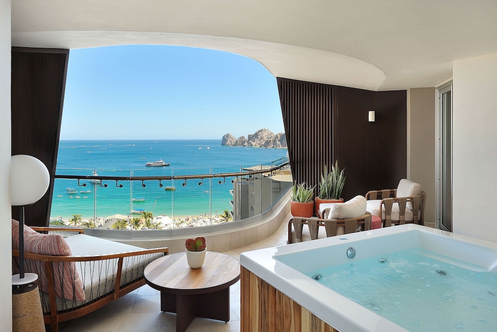 Private spa tub