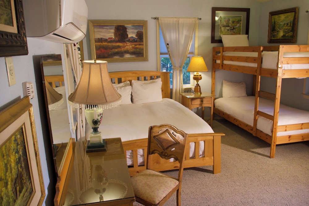 Yosemite Bug Rustic Mountain Resort - photo 46